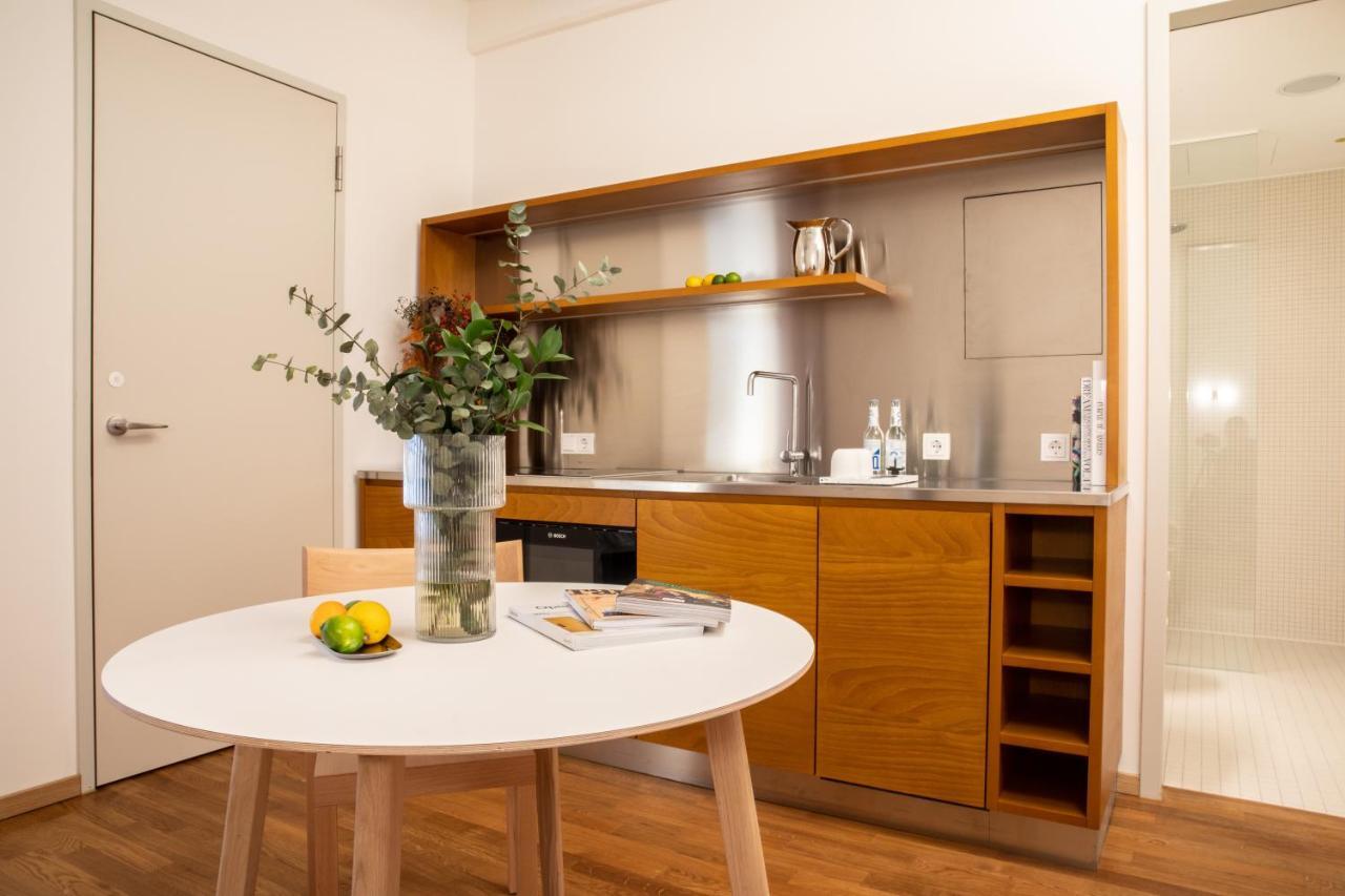 Downtown Kitchen Apartment